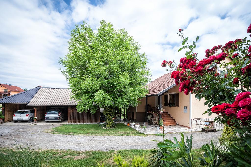 Apartment Tomasevic Slunj Buitenkant foto