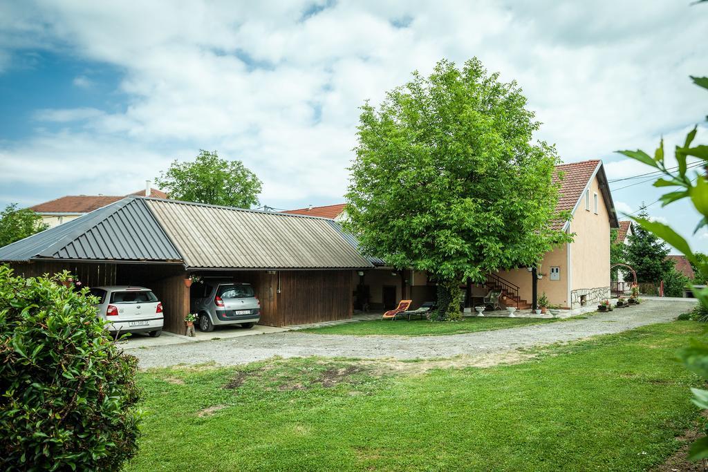 Apartment Tomasevic Slunj Buitenkant foto